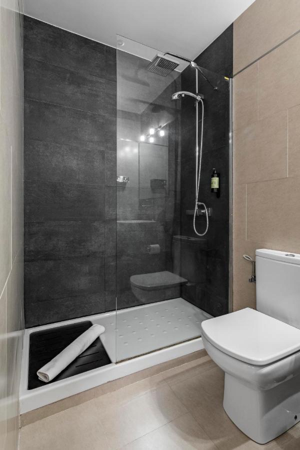 Charming Tirso De Molina III Appartement Madrid Buitenkant foto